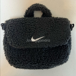 단하루만!! 나이키 미니 손가방 뽀글이 정품 (크로스끈만없음)