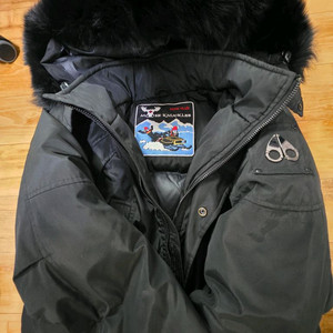 무스너클 퍼 패딩(정품/단종)