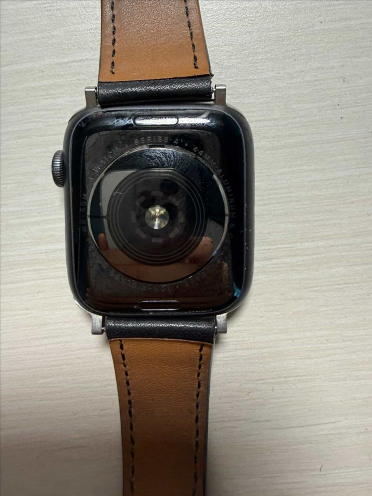 애플워치 4 44mm 이미지