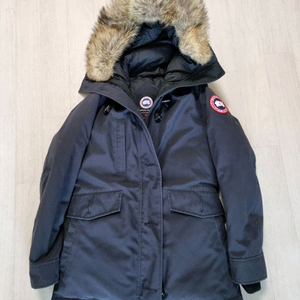 캐나다구스 샬럿 파카 패딩팝니다