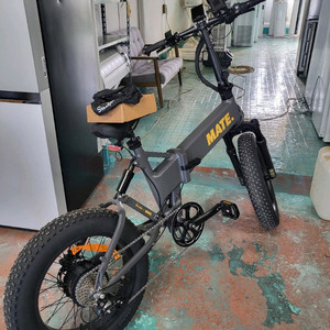 MATE. 접이식 팻바이크 전기자전거 거의새거 스왓메이트