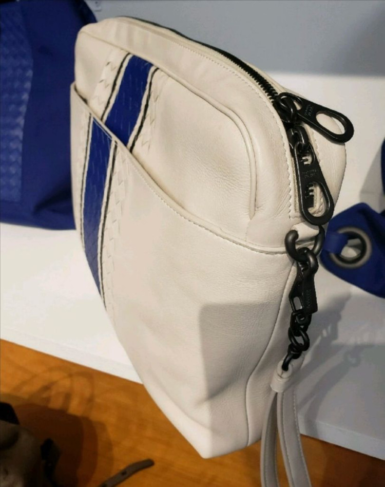 보테가베네타 인트레치아토 라지 클러치--0