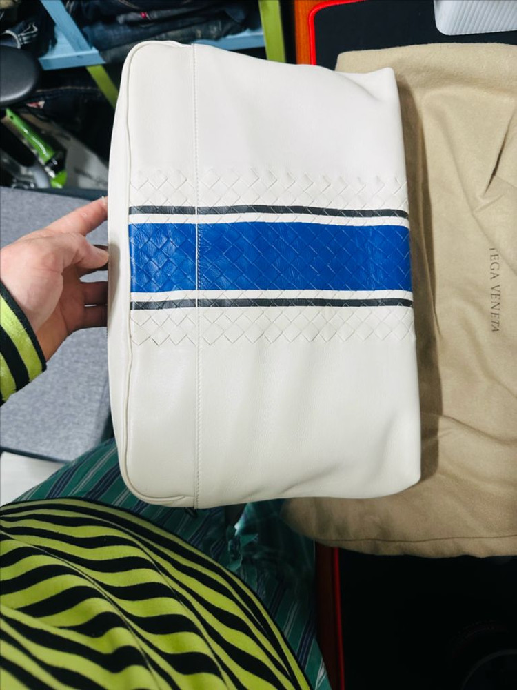 보테가베네타 인트레치아토 라지 클러치--5