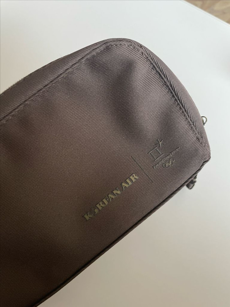 대한항공 비지니스 파우치 이미지