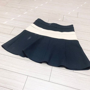 [시슬리]아이유 배색 포인트 플레어 스커트 치마 원피스