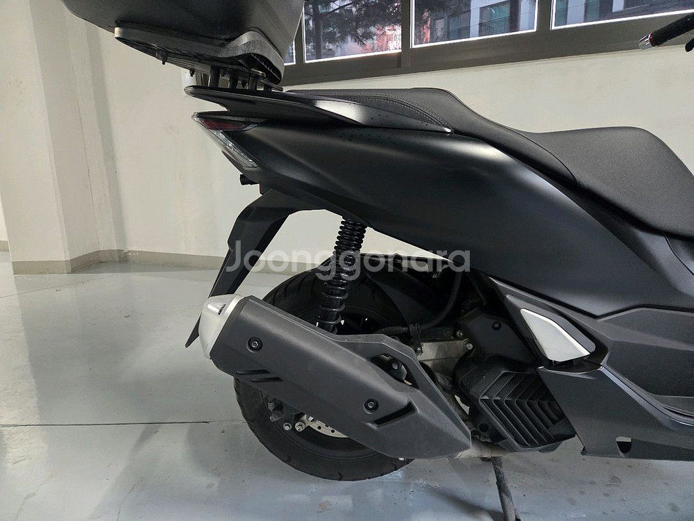 혼다 2021년식 pcx125 ABS 멧블랙 오토바이 8.334km 판매해요--5