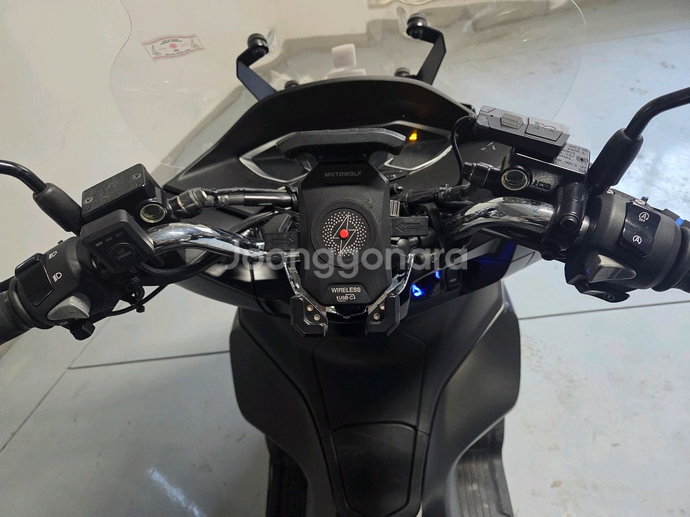 혼다 2021년식 pcx125 ABS 멧블랙 오토바이 8.334km 판매해요--8