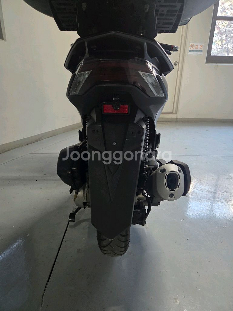혼다 2021년식 pcx125 ABS 멧블랙 오토바이 8.334km 판매해요--6