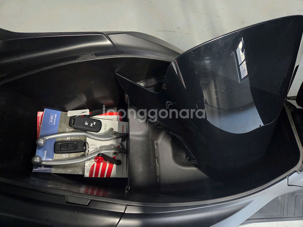 혼다 2021년식 pcx125 ABS 멧블랙 오토바이 8.334km 판매해요--9