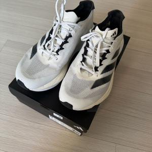 아디다스 보스턴12 런닝화