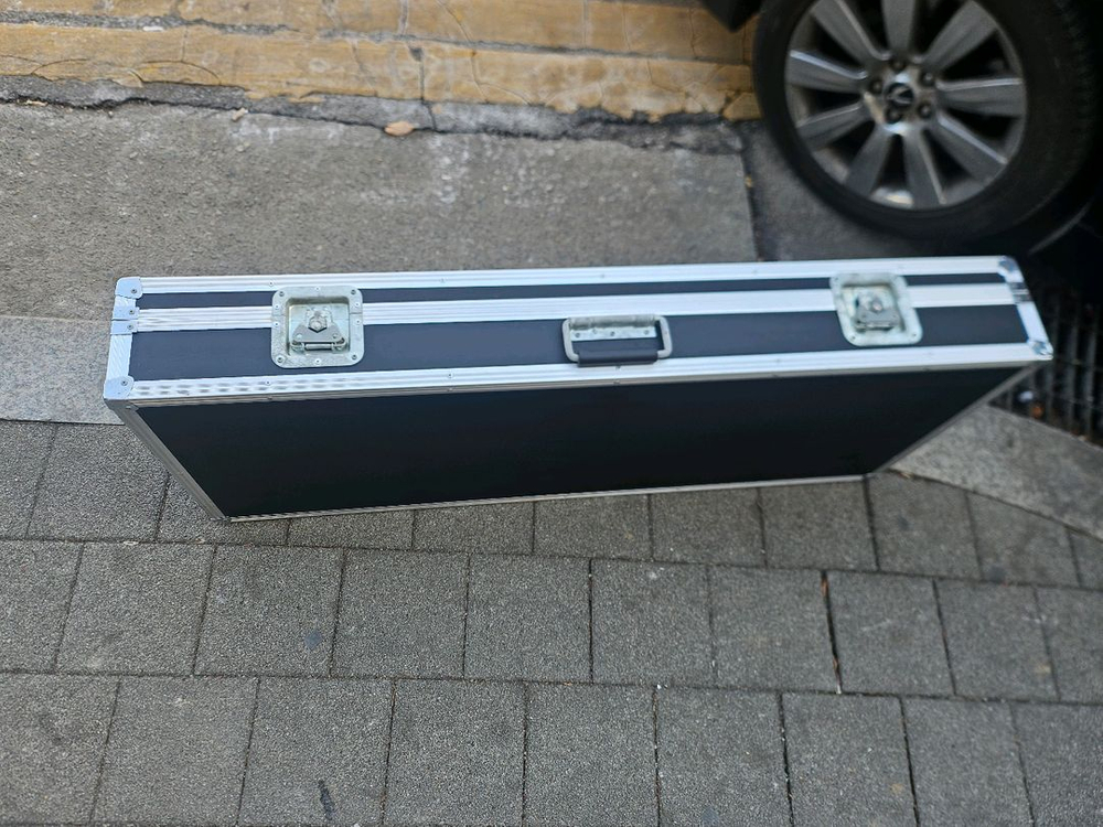 신디사이저 하드 케이스 61용팝니다.--1