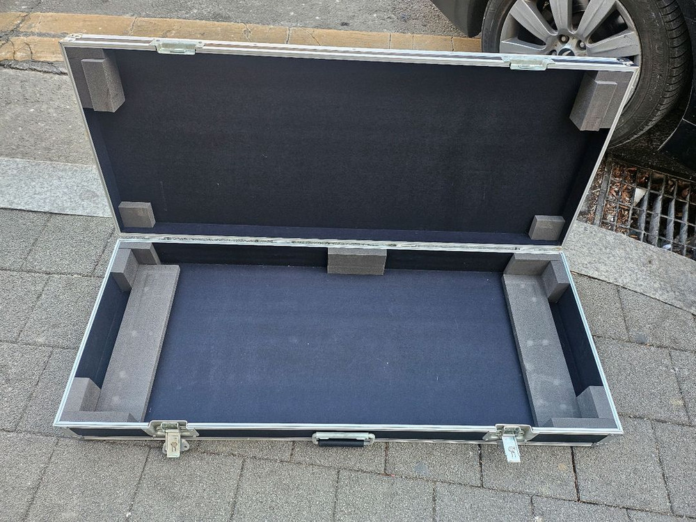 신디사이저 하드 케이스 61용팝니다.--3