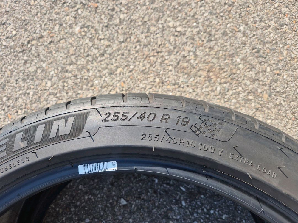 미쉐린 ps4 별마킹 255 40 19 타이어 팝니다--4