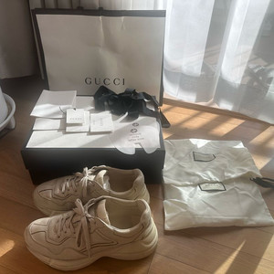 구찌 라이톤 더티 uk7(265/레더 스니커즈 디스트레스드 아이보리)