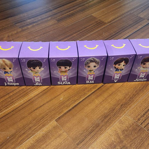BTS 해피밀 피규어 이미지