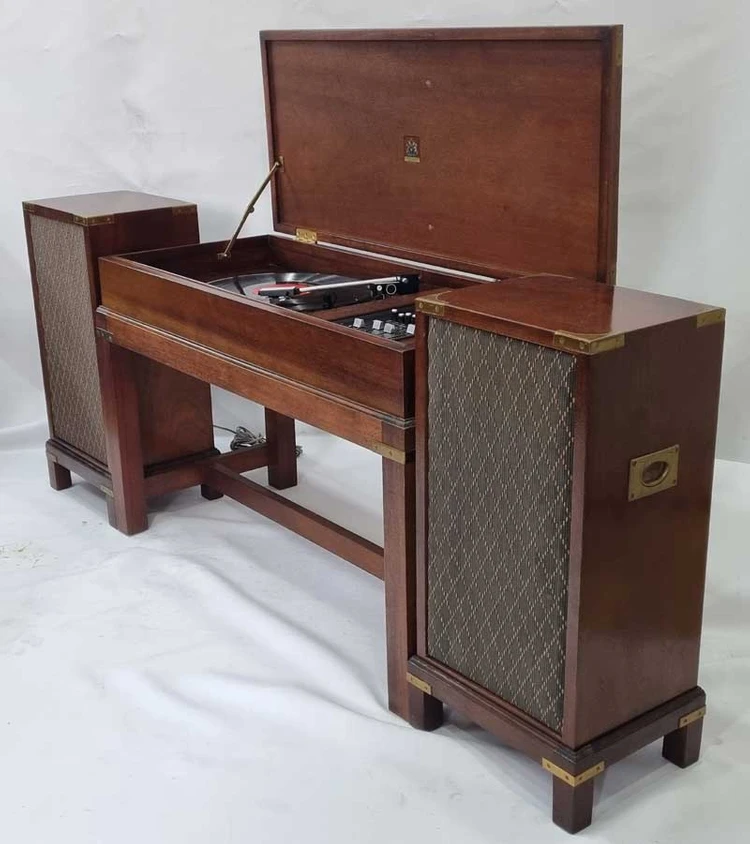 DYNATRON HFC75 스테레오 리시버 AM/FM 전축(LIMITED 버전) 이미지