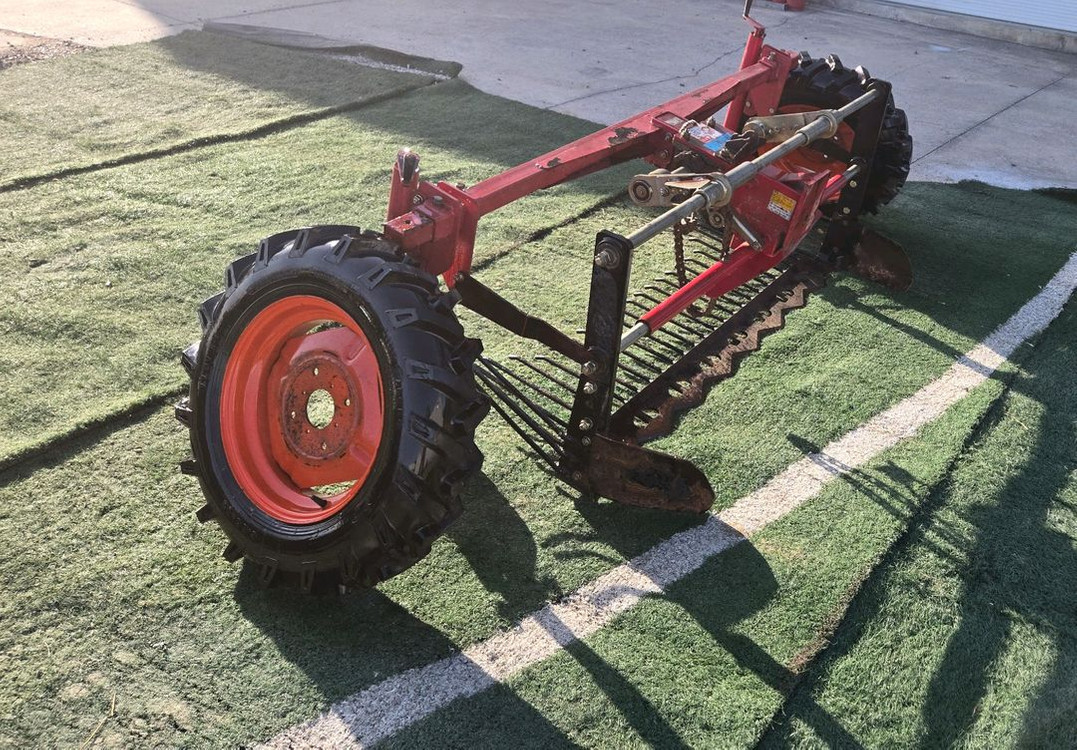 경운기 땅속작물수확기--1