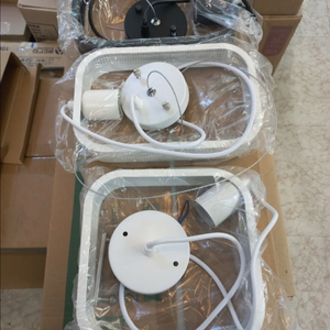 깔끔한 펜던트 조명