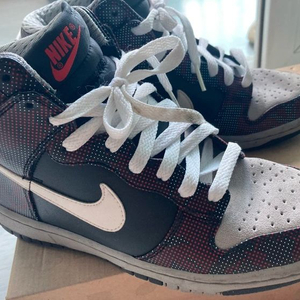 상품 설명 모델명: WMNS Nike Dunk Hi Skinny Premium 사이즈: 230 (EU 36.5) 이미지