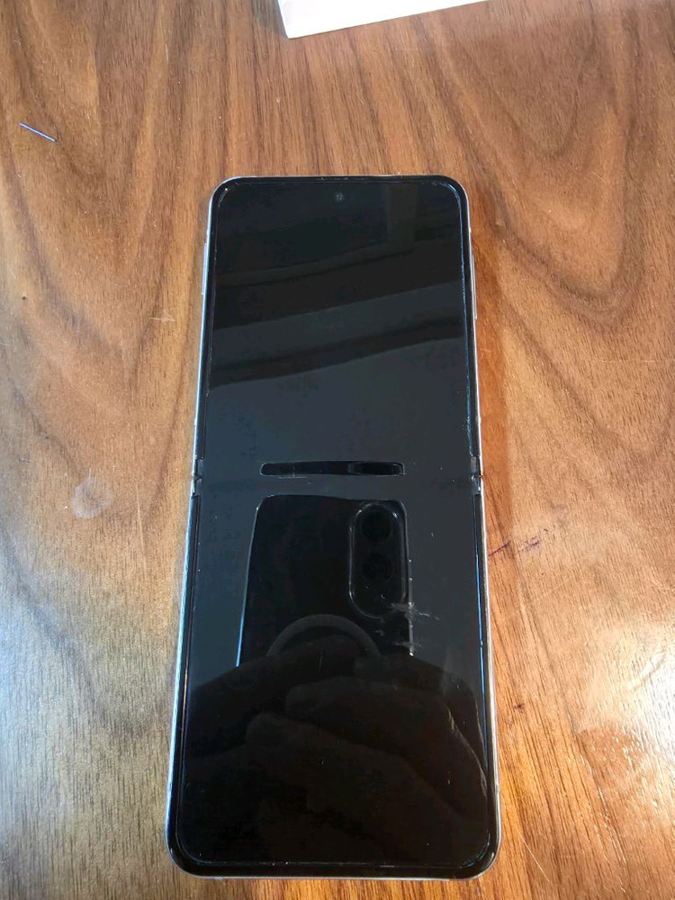 폴더블 스마트폰 256GB 우영우 에디션 S급 이미지