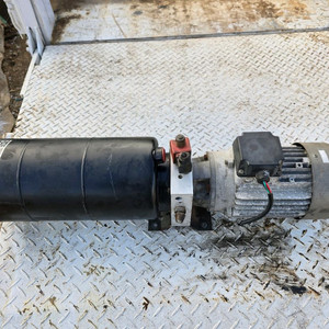 자동차 리프트 유압모터 이미지