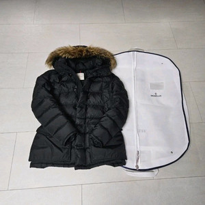 [급매]몽클레어 클루니 2사이즈 블랙 천연라쿤퍼 이미지