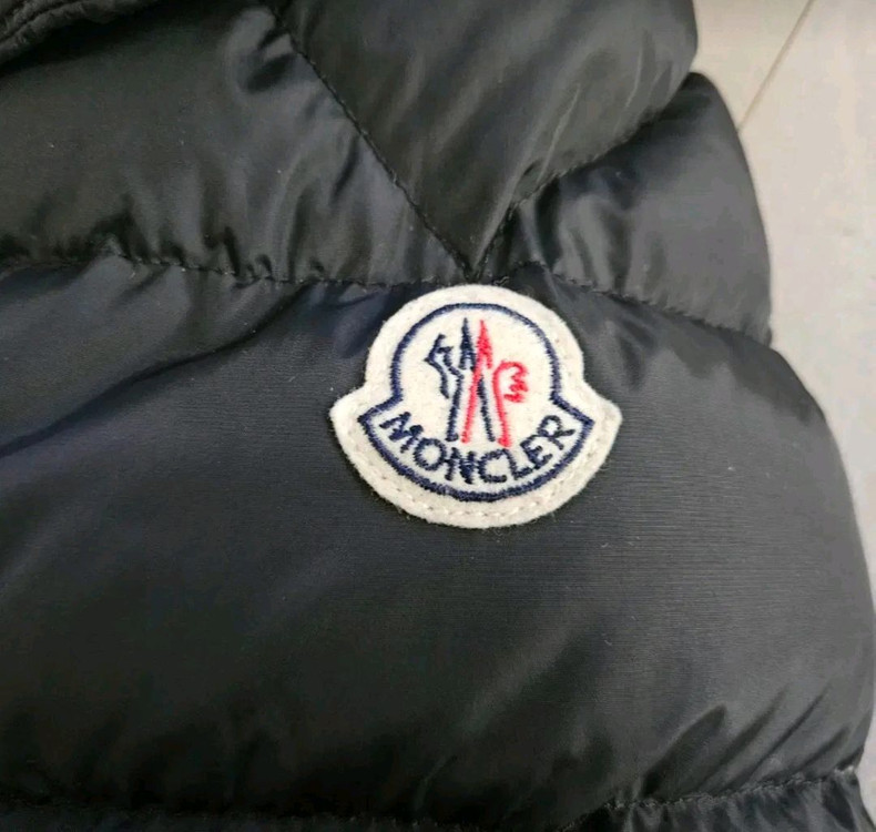 [급매]몽클레어 클루니 2사이즈 블랙 천연라쿤퍼 이미지