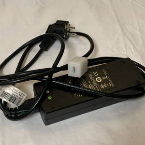 애플 시네마 디스플레이 30인치 파워 어답터