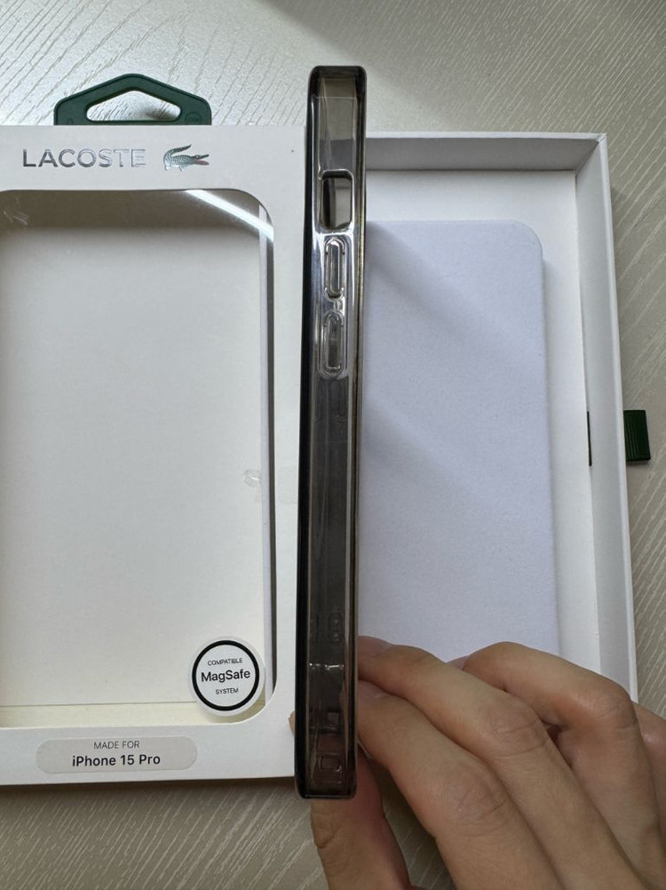 아이폰15프로 라코스테 블랙 케이스 이미지