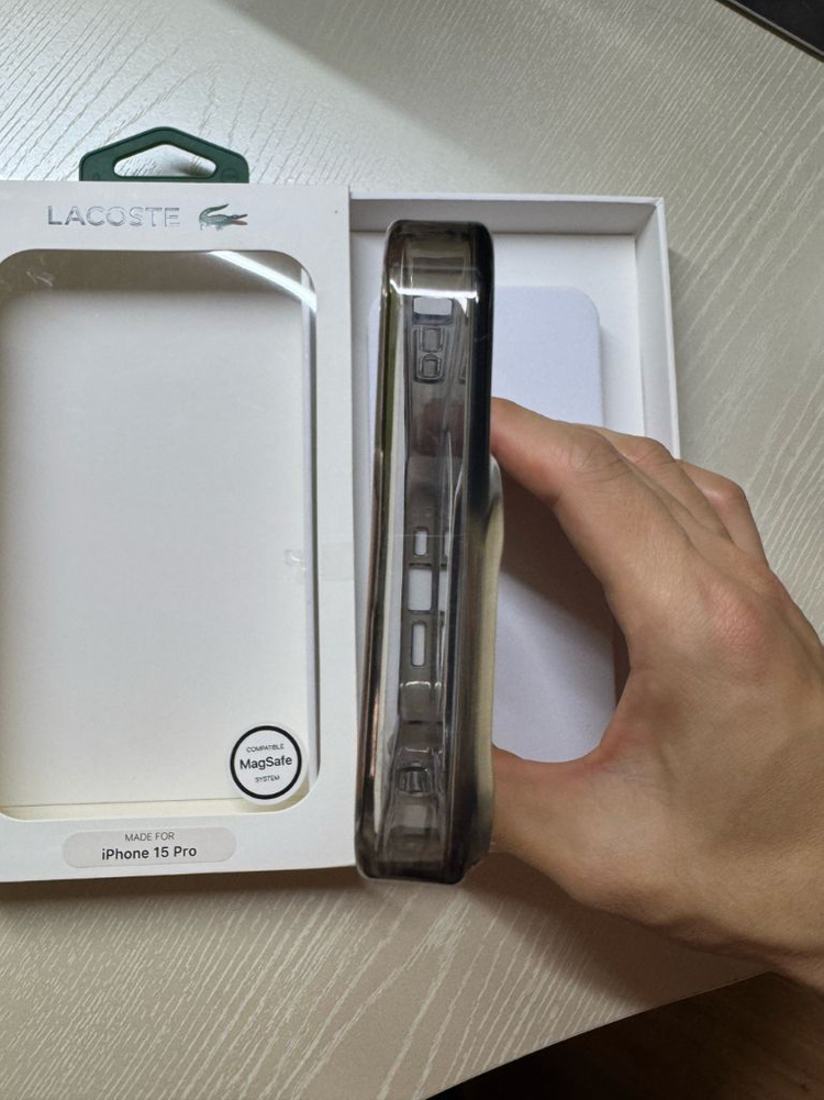 아이폰15프로 라코스테 블랙 케이스 이미지