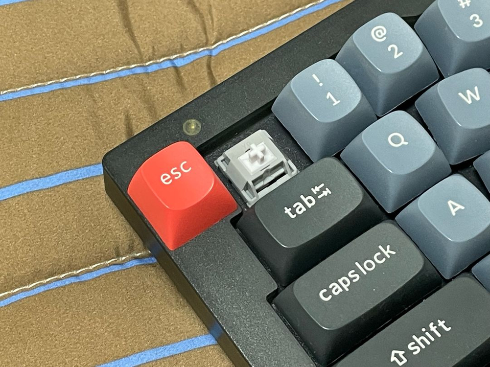 키크론 V8 노브 프로스트 블랙 RGB 영문각인 75% 앨리스 기계식 PC 맥 키보드 (유선)--2