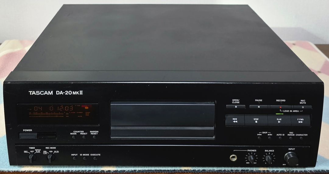 TASCAM DAT 플래이어 DA-20MKii 이미지