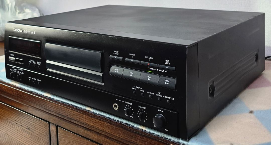 TASCAM DAT 플래이어 DA-20MKii 이미지