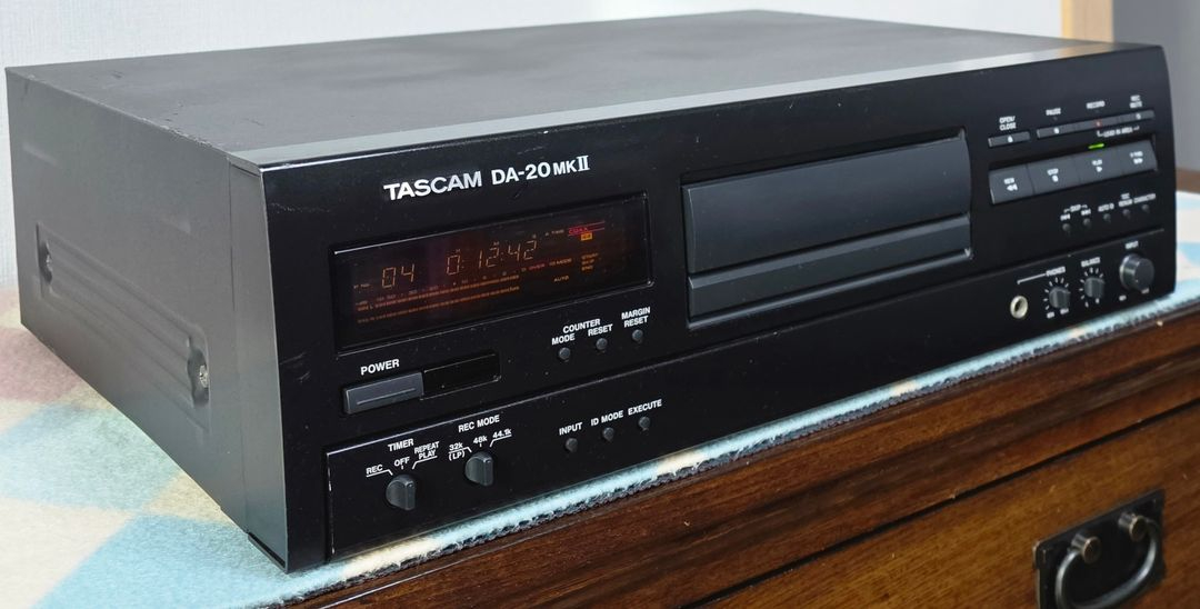 TASCAM DAT 플래이어 DA-20MKii 이미지