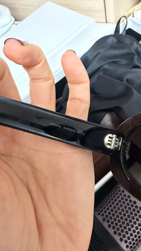 정품 셀린느 선글라스 트리옹프 오벌 선글라스 수지 안유진 아이린 01 블랙 신상--2