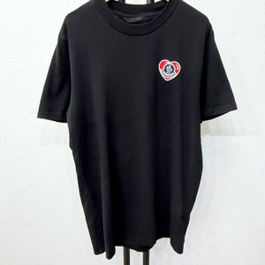 정품) 몽클레어 남성 23ss 하트 로고 블랙 반팔티 M 이미지