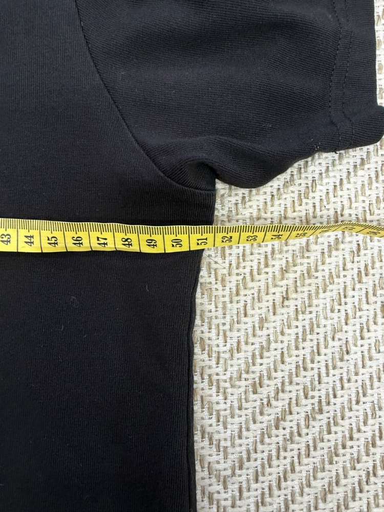 정품) 몽클레어 남성 23ss 하트 로고 블랙 반팔티 M 이미지