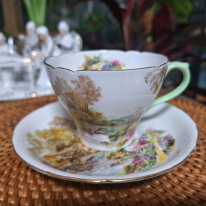 영국 명품 도자기 **쉘리(Shelley)**의 헤더(Heather)찻잔세트 이미지