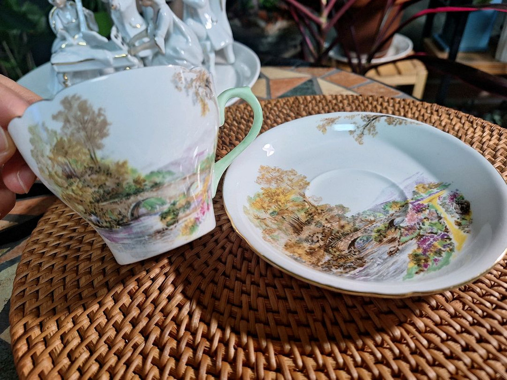 영국 명품 도자기 **쉘리(Shelley)**의 헤더(Heather)찻잔세트 이미지