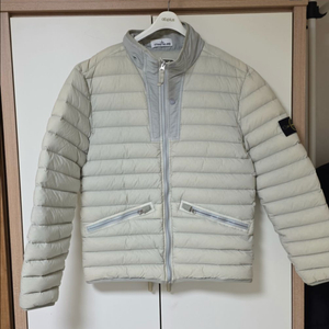 스톤아일랜드 룸우븐 논 후드 경량패딩