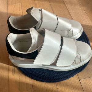 알렉산더 맥퀸 벨크로 스니커즈 240
