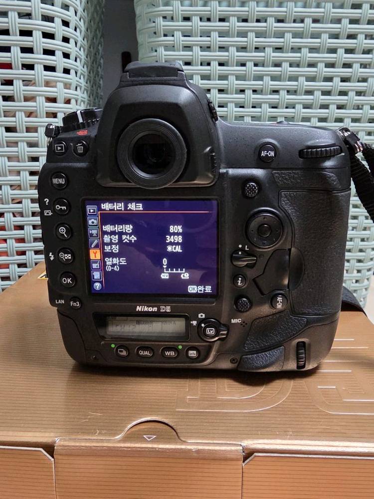 풀프레임 DSLR 카메라 이미지