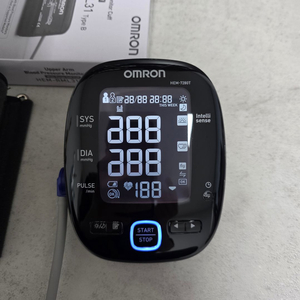 OMRON고급형 전자혈압계 판매합니다.