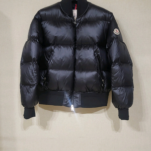 (새제품) 몽클 메럿 숏 다운 패딩 점퍼 자켓 코트