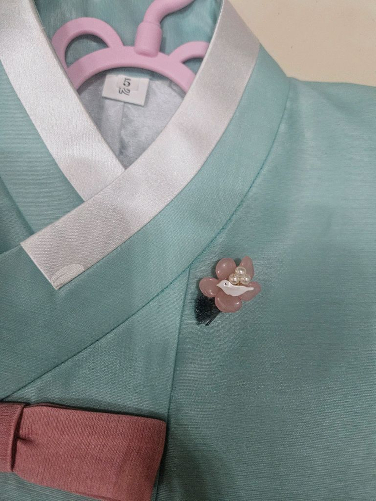 노엘드레스 여아한복 5호(저고리,치마,캉캉속치마,브로치,헤어핀) 이미지