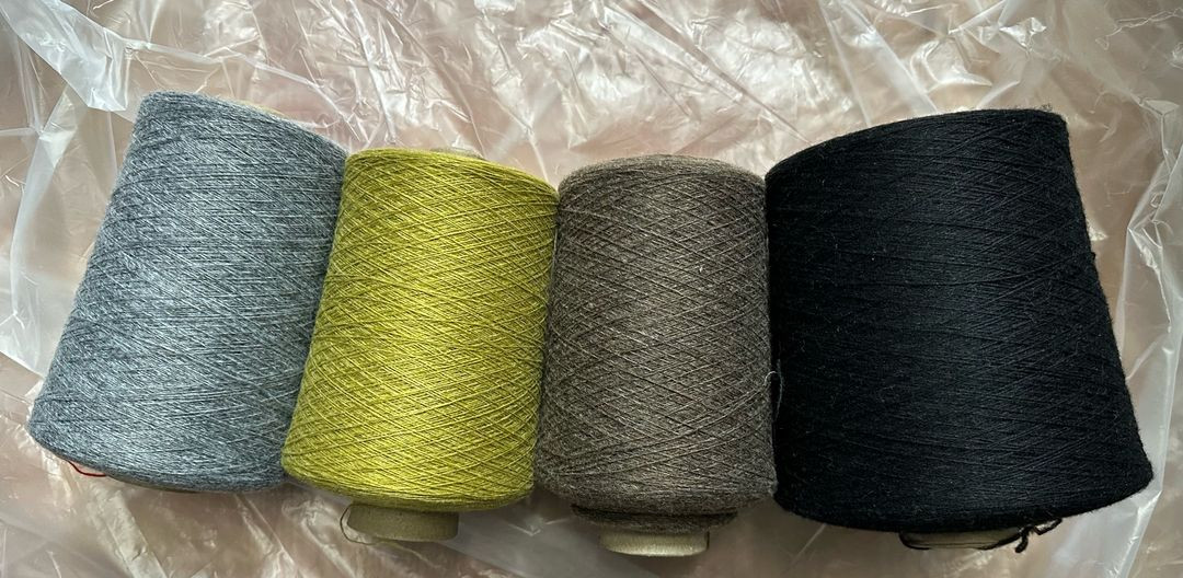 [제니스1~4합] 약500그람 1콘 6000원 털실 콘사 뜨개질 대바늘 코바늘 이미지