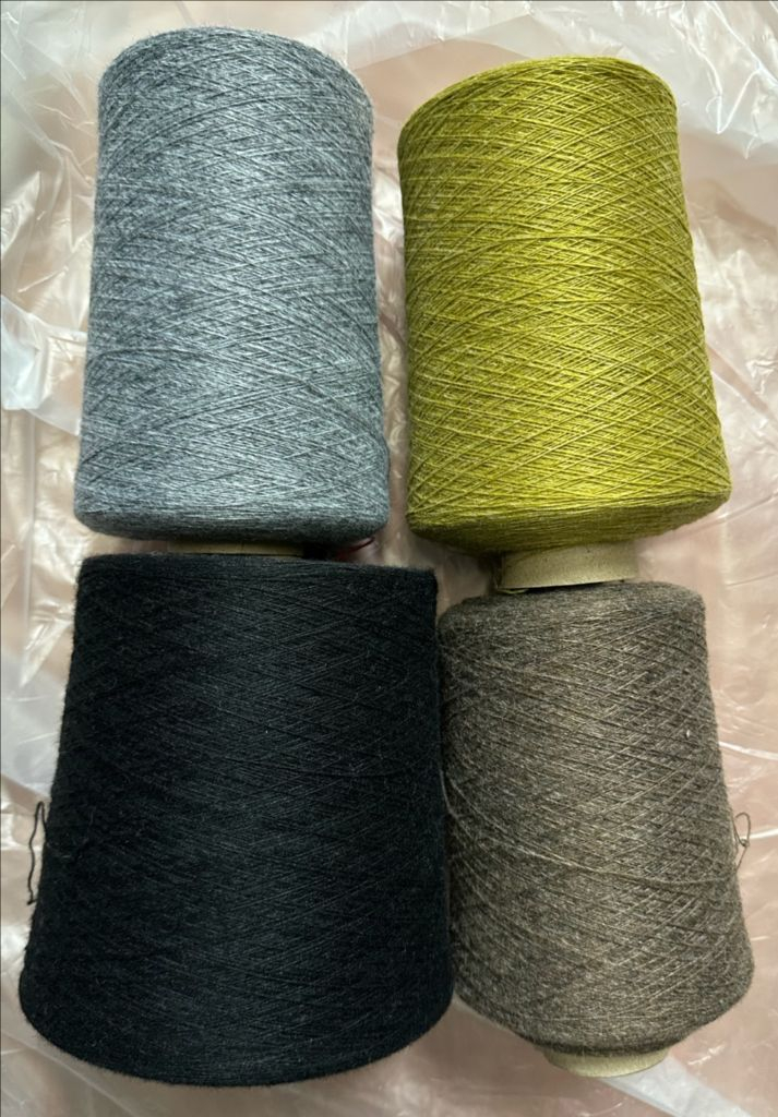 [제니스1~4합] 약500그람 1콘 6000원 털실 콘사 뜨개질 대바늘 코바늘 이미지