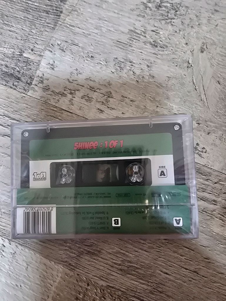샤이니 1of1 카세트테이프 앨범--1