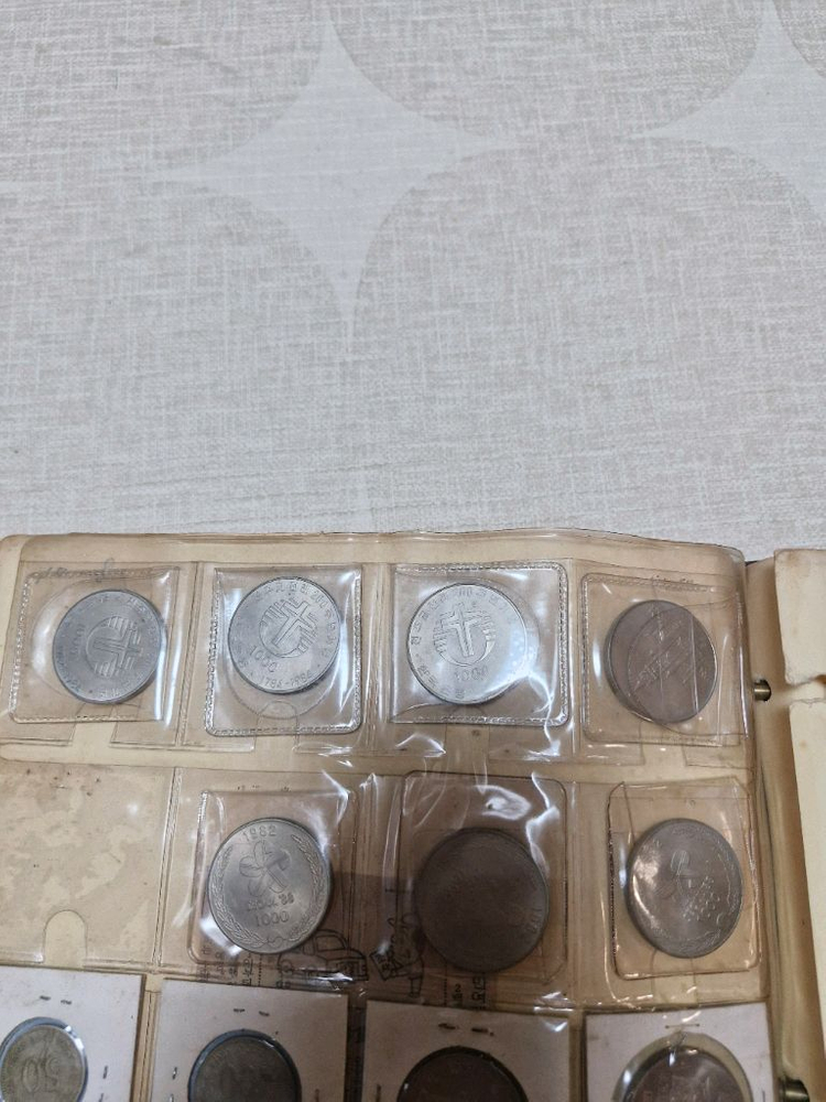 천주교전래 200주년 기념주화(만원 천원 주화)--3