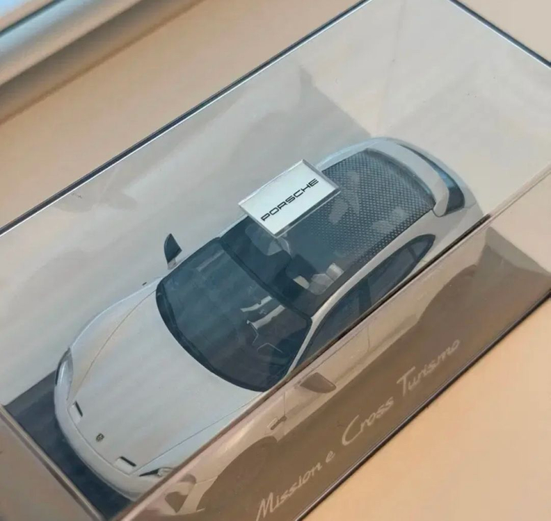 포르쉐 미션e 컨셉카 다이캐스트 자동차 모형 43:1--5